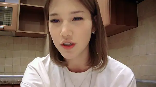 Snapshot of lilXdomiii chatting on 05/19/26, 03:19 lilXdomiii online show from 05/19/26, 03:19