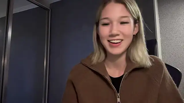 Snapshot of lilXdomiii chatting on 04/09/26, 11:38 lilXdomiii online show from 04/09/26, 11:38