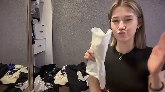 lilXdomiii online show from 02/18/26, 01:40