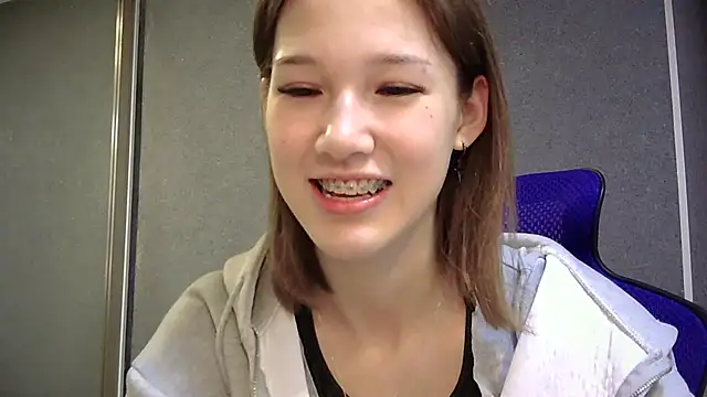 Snapshot of lilXdomiii chatting on 05/09/26, 11:46 lilXdomiii online show from 05/09/26, 11:46