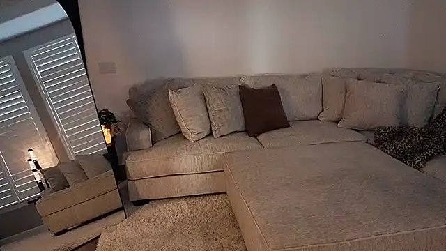 Snapshot of Hot_Wife_Amber chatting on 03/01/26, 12:21 Hot Wife Amber online show from 03/01/26, 12:21