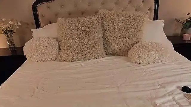 Snapshot of Hot_Wife_Amber chatting on 02/11/26, 01:27 Hot Wife Amber online show from 02/11/26, 01:27