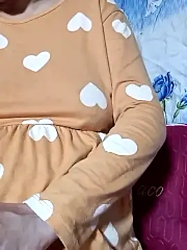 Snapshot of Pmn87 chatting on 02/22/26, 12:18 Pmn87 online show from 02/22/26, 12:18