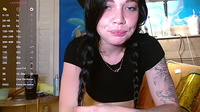 Snapshot of ahungkittykat chatting on 05/05/26, 08:06 ahungkittykat online show from 05/05/26, 08:06