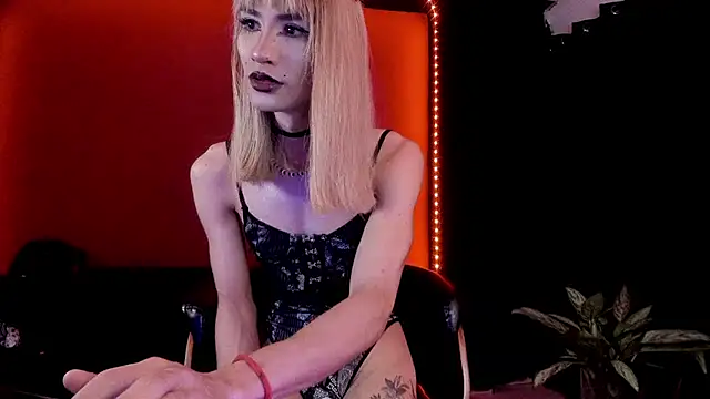 Snapshot of PervertedMissCloe chatting on 02/23/26, 04:47 PervertedMissCloe online show from 02/23/26, 04:47