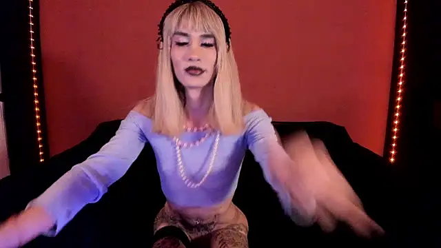 Snapshot of PervertedMissCloe chatting on 02/21/26, 04:36 PervertedMissCloe online show from 02/21/26, 04:36