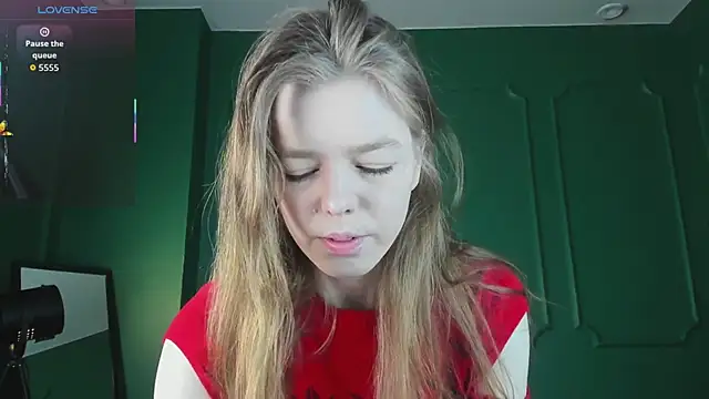  Tina Tayllor  online show from 03/04/26, 11:51