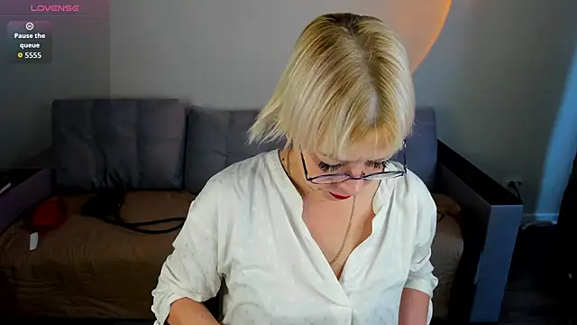 Ann Annise online show from 05/13/26, 08:54