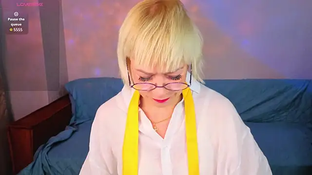Snapshot of Ann_Annise chatting on 06/19/26, 04:35 Ann Annise online show from 06/19/26, 04:35