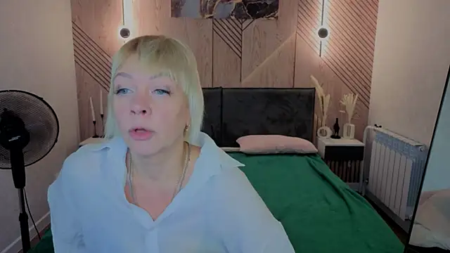 Snapshot of Ann_Annise chatting on 06/29/26, 12:28 Ann Annise online show from 06/29/26, 12:28