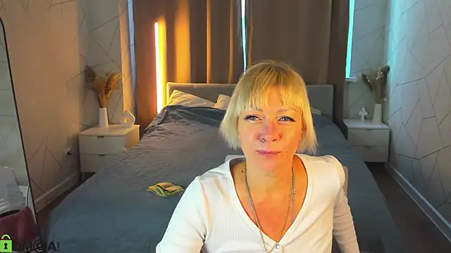 Snapshot of Ann_Annise chatting on 07/10/26, 12:43 Ann Annise online show from 07/10/26, 12:43