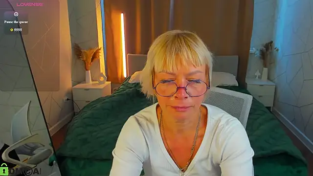 Snapshot of Ann_Annise chatting on 07/13/26, 12:54 Ann Annise online show from 07/13/26, 12:54