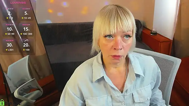 Snapshot of Ann_Annise chatting on 06/10/26, 12:56 Ann Annise online show from 06/10/26, 12:56