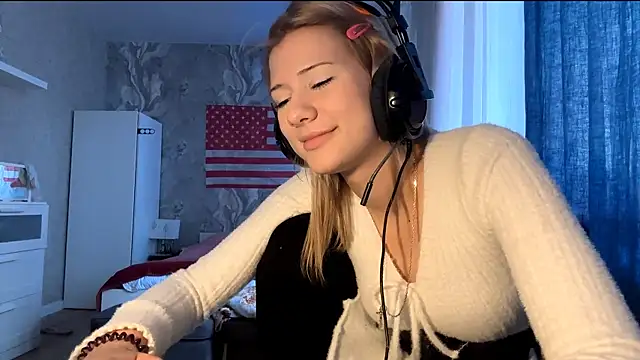 LadyFoxLove online show from 02/27/26, 11:10