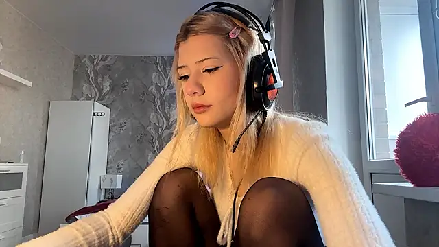 LadyFoxLove online show from 02/13/26, 11:10