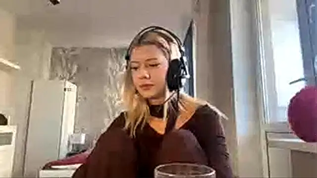 LadyFoxLove online show from 02/12/26, 11:32