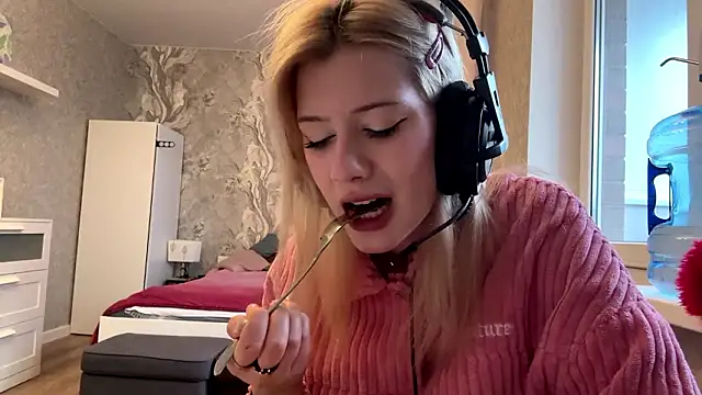 LadyFoxLove online show from 02/08/26, 10:02