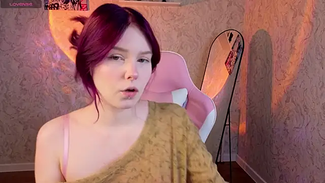 Julia Anis online show from 04/10/26, 01:01