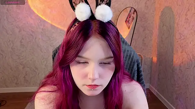 Julia Anis online show from 04/13/26, 01:09