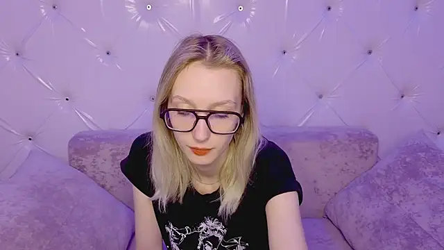 Snapshot of Akiro_Kim7 chatting on 02/17/26, 02:20 Akiro Kim7 online show from 02/17/26, 02:20