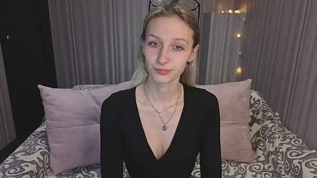 Snapshot of Akiro_Kim7 chatting on 02/11/26, 01:49 Akiro Kim7 online show from 02/11/26, 01:49