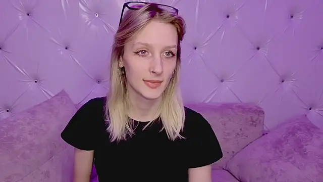 Snapshot of Akiro_Kim7 chatting on 02/21/26, 02:24 Akiro Kim7 online show from 02/21/26, 02:24