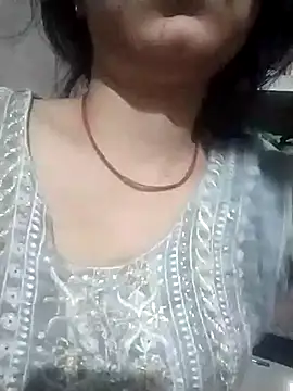 Snapshot of Julilodhi8695 chatting on 04/13/26, 10:36 Julilodhi8695 online show from 04/13/26, 10:36