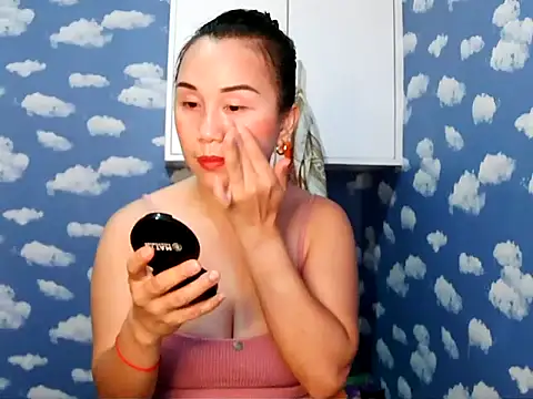 Snapshot of Kitty_Bear02 chatting on 02/13/26, 01:38 Kitty Bear02 online show from 02/13/26, 01:38