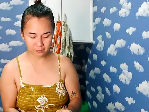 Snapshot of Kitty_Bear02 chatting on 02/26/26, 01:11 Kitty Bear02 online show from 02/26/26, 01:11