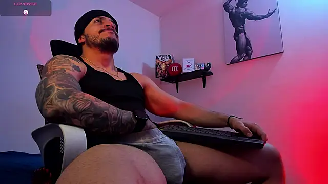 LiamReigns  online show from 03/23/26, 11:32