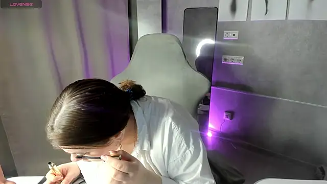 Snapshot of Valery_Grand chatting on 02/21/26, 01:18 Valery Grand online show from 02/21/26, 01:18