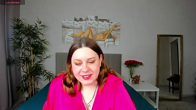 Snapshot of Valery_Grand chatting on 02/02/26, 08:35 Valery Grand online show from 02/02/26, 08:35