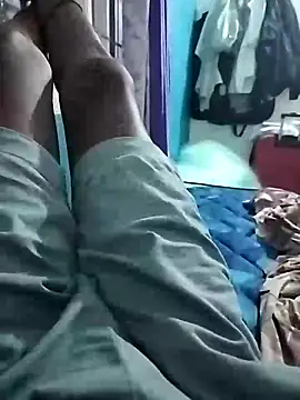 Snapshot of tamilpaiyan989 chatting on 04/04/26, 02:01 tamilpaiyan989 online show from 04/04/26, 02:01