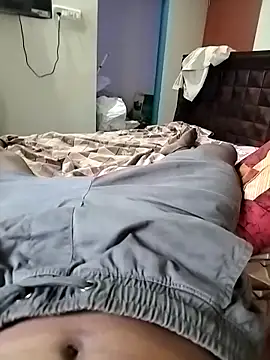 Snapshot of tamilpaiyan989 chatting on 04/14/26, 10:31 tamilpaiyan989 online show from 04/14/26, 10:31