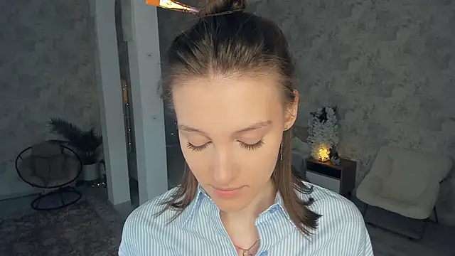 LianneBynon online show from 03/28/26, 09:21