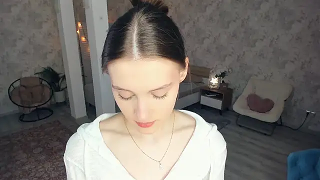LianneBynon online show from 06/01/26, 08:25