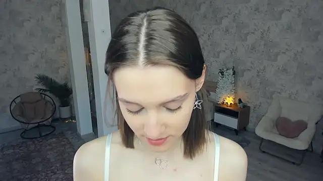 LianneBynon online show from 04/26/26, 08:55