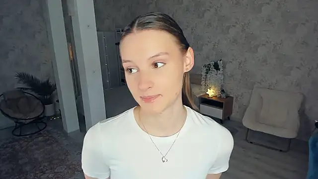 LianneBynon online show from 03/05/26, 08:33