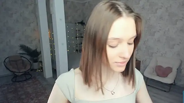 LianneBynon online show from 04/10/26, 08:43