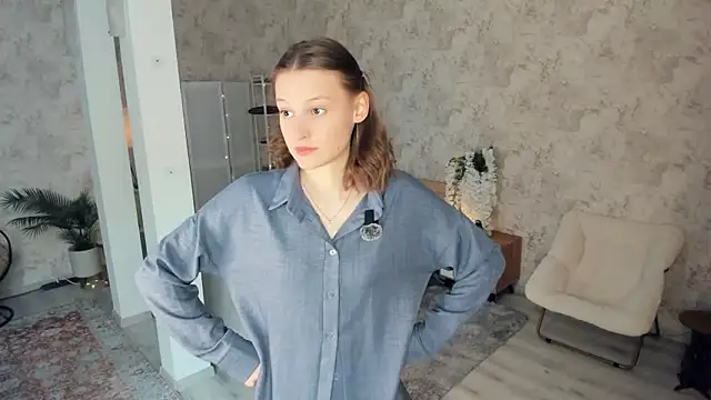 LianneBynon online show from 02/08/26, 08:23