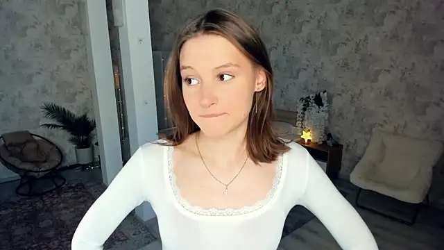 LianneBynon online show from 03/13/26, 08:41