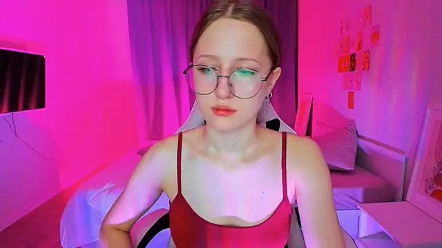 Vega Taylor online show from 03/05/26, 03:58