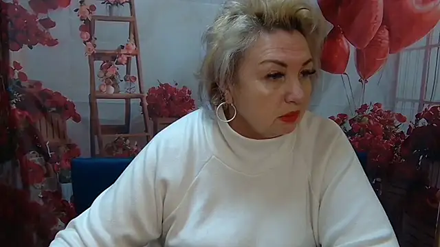 Snapshot of RenataDaster chatting on 04/27/26, 04:54 RenataDaster online show from 04/27/26, 04:54