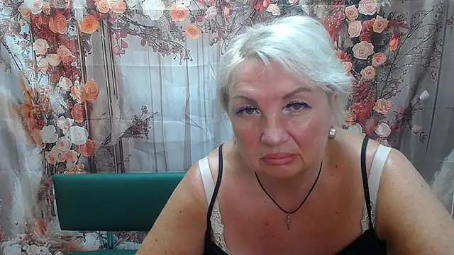 Snapshot of RenataDaster chatting on 07/08/26, 11:00 RenataDaster online show from 07/08/26, 11:00