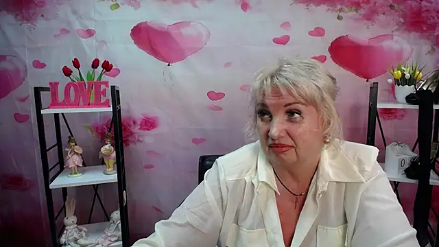 Snapshot of RenataDaster chatting on 05/09/26, 05:05 RenataDaster online show from 05/09/26, 05:05