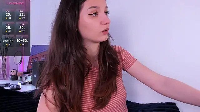 miabellee  online show from 05/18/26, 07:02