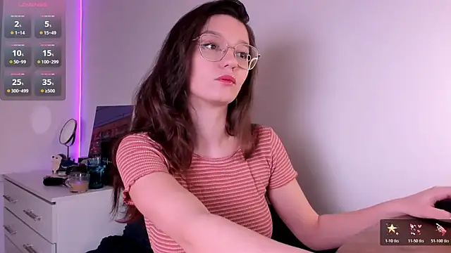 miabellee  online show from 02/06/26, 09:55