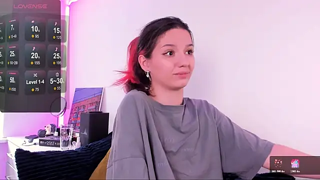 Snapshot of miabellee_ chatting on 06/27/26, 07:36 miabellee online show from 06/27/26, 07:36
