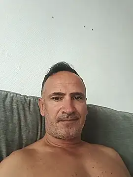 Snapshot of bobo672 chatting on 04/27/26, 05:49 bobo672 online show from 04/27/26, 05:49
