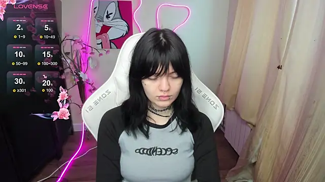 Snapshot of Emma_Darkkk chatting on 02/18/26, 04:21 Emma Darkkk online show from 02/18/26, 04:21